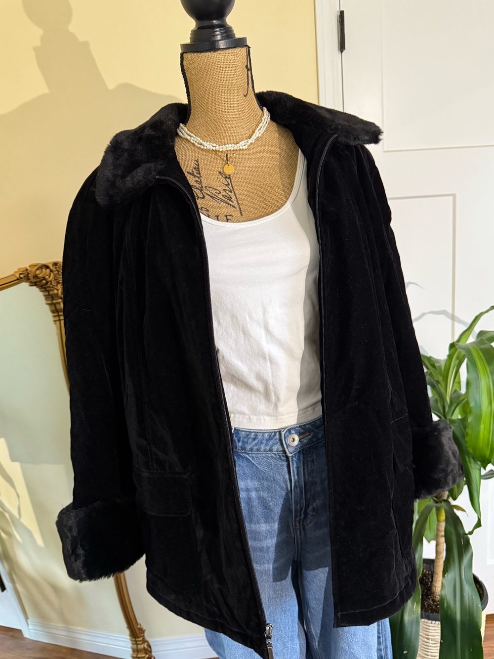 giacca Black Velvet Teddy Jacket with Faux Fur Collar